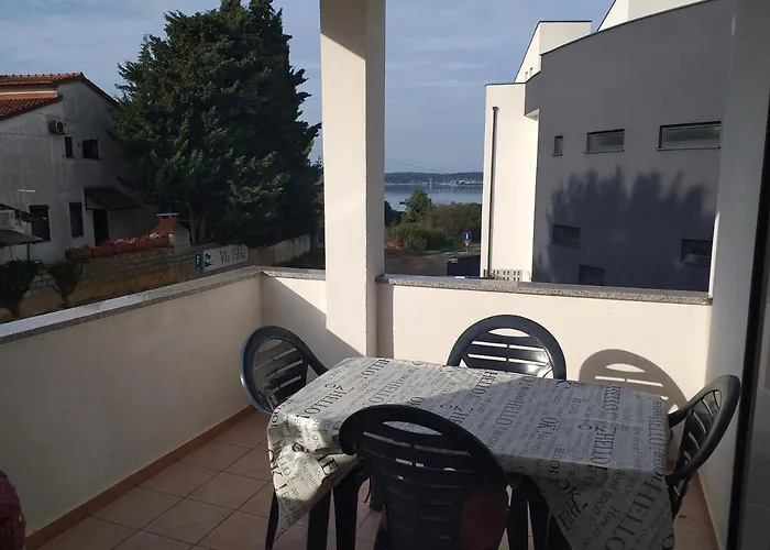 Cozy Apartment Edvin In Medulin